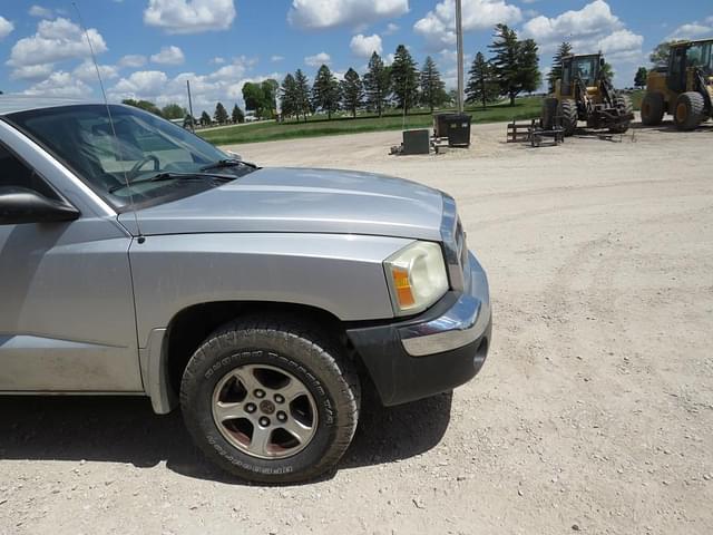 Image of Dodge Dakota equipment image 3