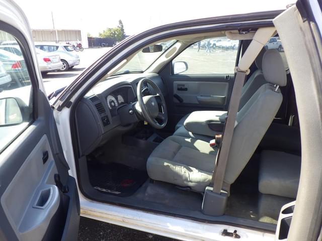 Image of Dodge Dakota equipment image 4