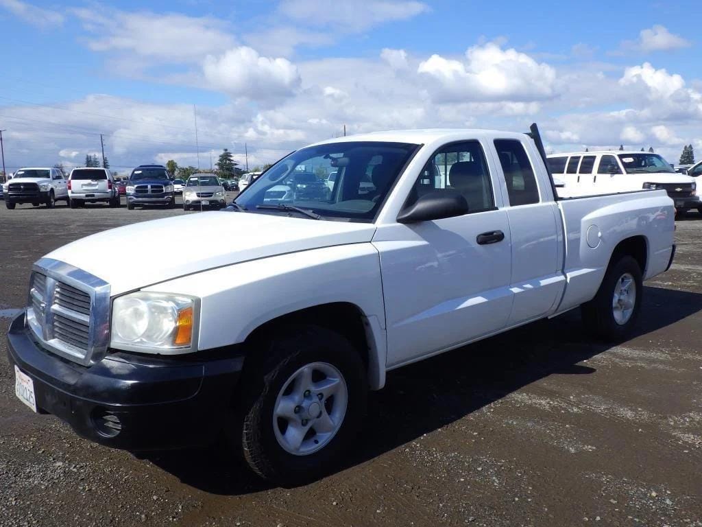 2005 Dodge Dakota Equipment Image0