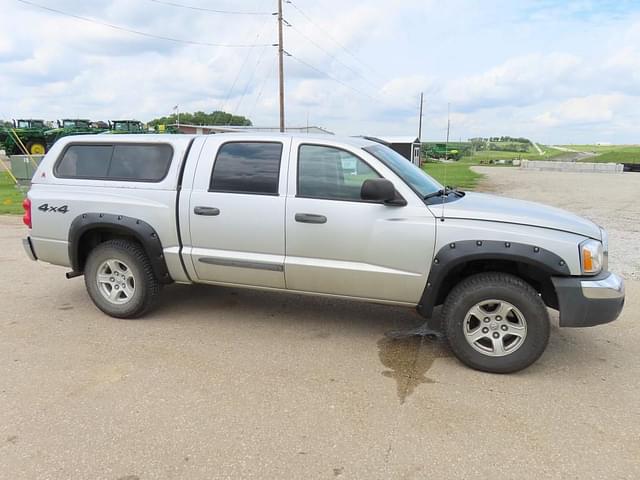 Image of Dodge Dakota equipment image 2