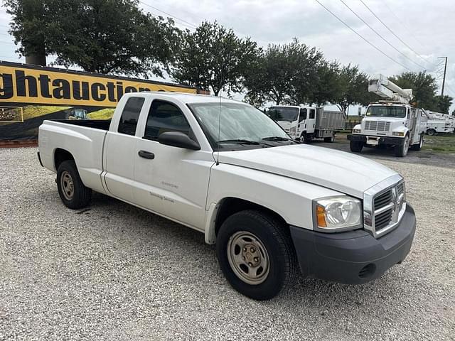 Image of Dodge Dakota equipment image 3