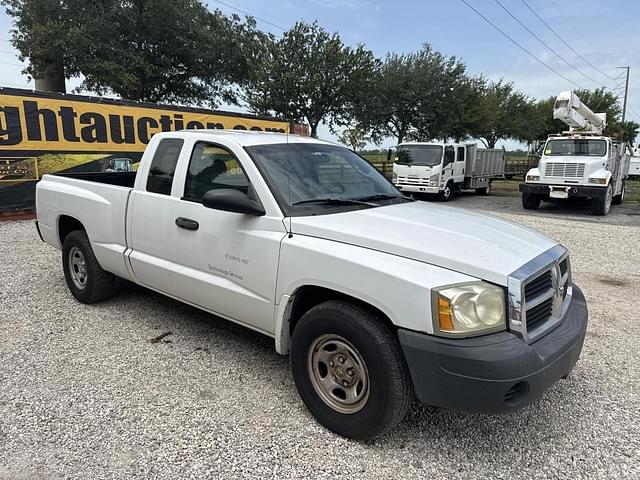 Image of Dodge Dakota equipment image 3
