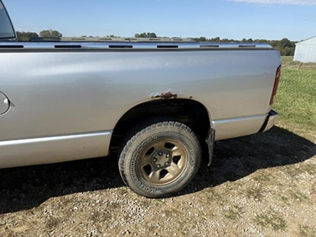Image of Dodge Ram 1500 equipment image 4