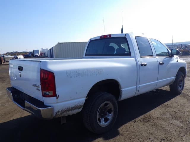 Image of Dodge Ram 1500 equipment image 2