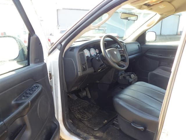 Image of Dodge Ram 1500 equipment image 4