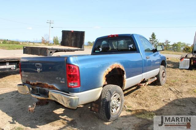 Image of Dodge Ram 2500 equipment image 2