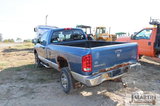 Image of Dodge Ram 2500 equipment image 3