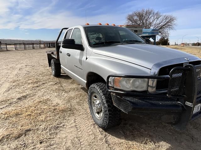 Image of Dodge Ram 2500 equipment image 2