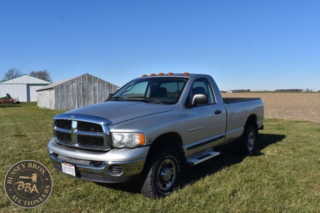 Image of Dodge Ram 2500 equipment image 2
