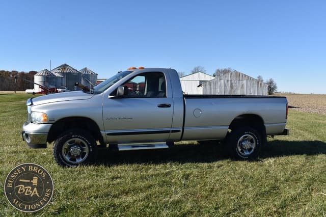 Image of Dodge Ram 2500 equipment image 3