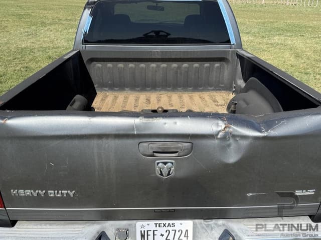 Image of Dodge Ram 2500 equipment image 2