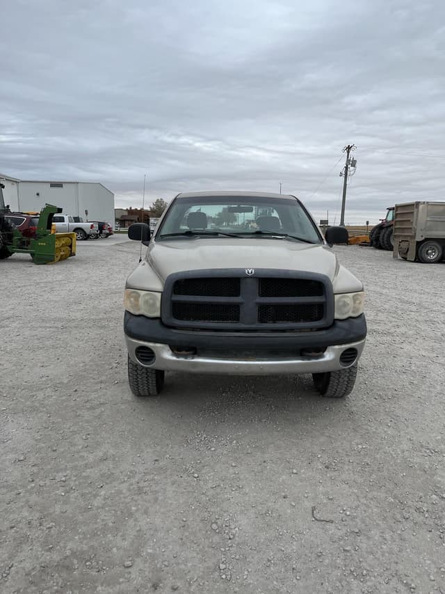 Image of Dodge Ram 2500 equipment image 3