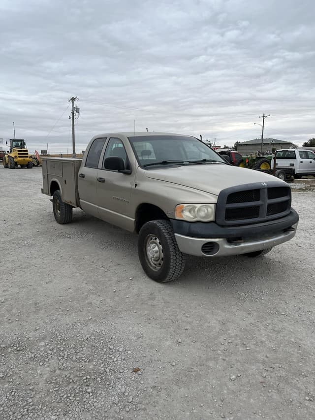 Image of Dodge Ram 2500 equipment image 4