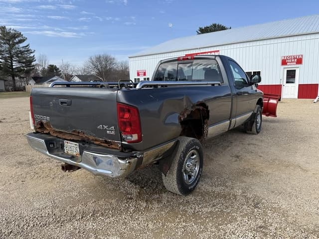 Image of Dodge Ram 2500 equipment image 3