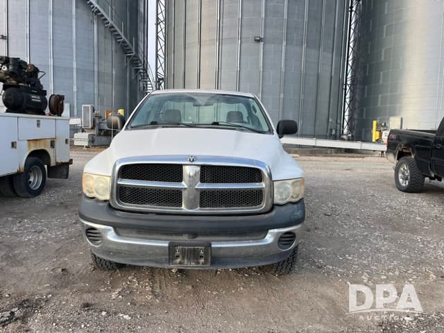 Image of Dodge Ram 2500 equipment image 2