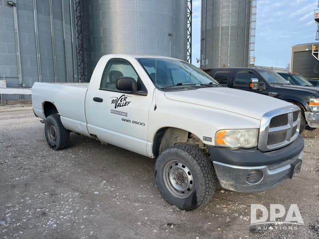 Image of Dodge Ram 2500 equipment image 4