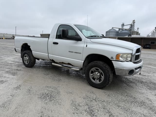 Image of Dodge Ram 2500 equipment image 2