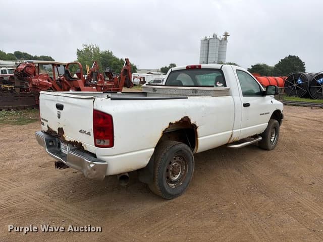 Image of Dodge Ram 2500 equipment image 4