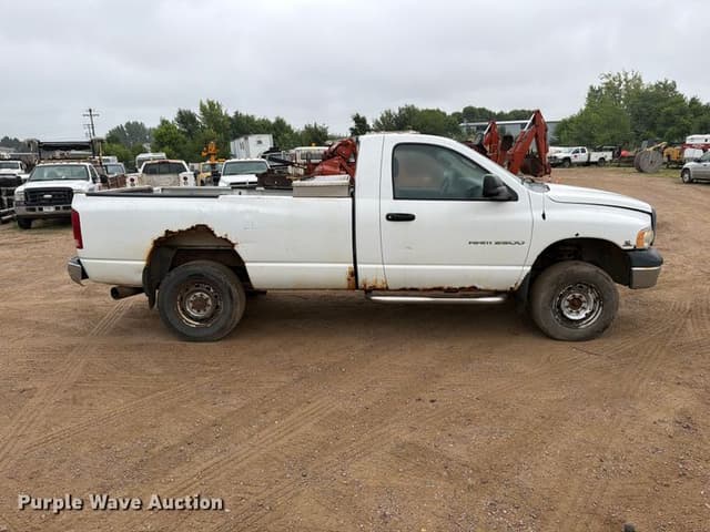 Image of Dodge Ram 2500 equipment image 3