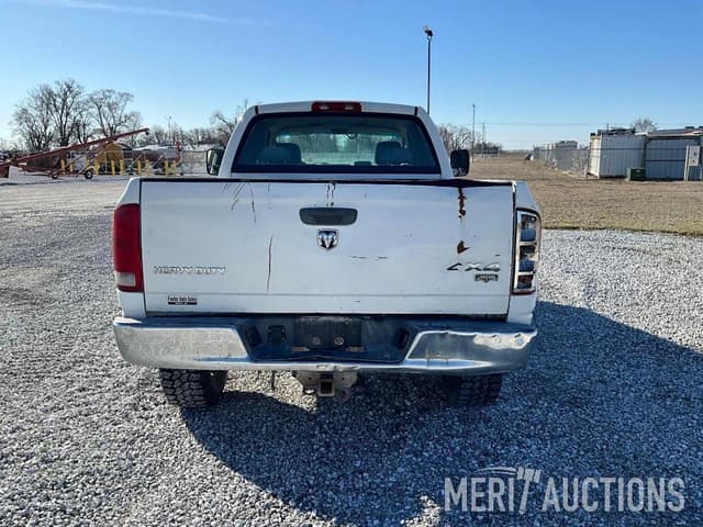 Image of Dodge Ram 2500 equipment image 3