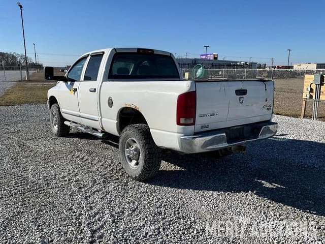 Image of Dodge Ram 2500 equipment image 2