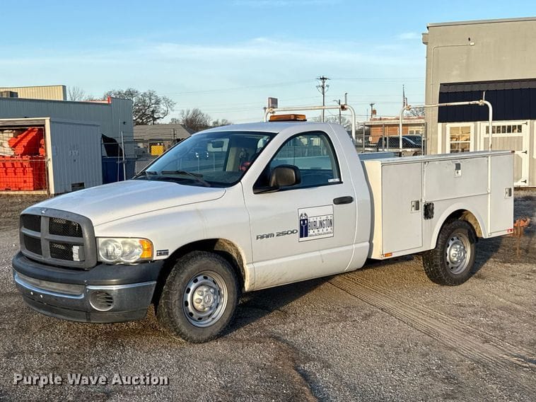 2005 Dodge Ram 2500 Equipment Image0
