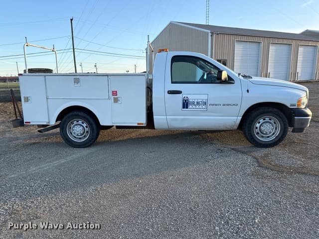 Image of Dodge Ram 2500 equipment image 3