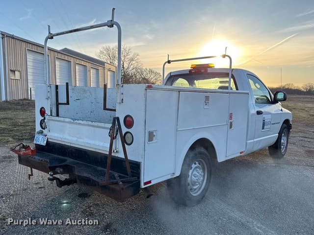 Image of Dodge Ram 2500 equipment image 4