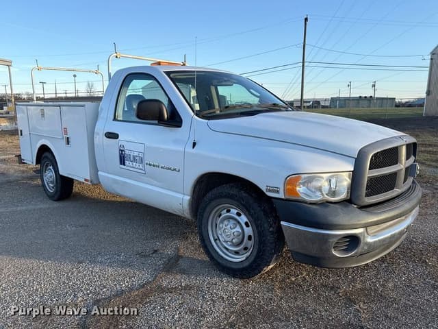 Image of Dodge Ram 2500 equipment image 2