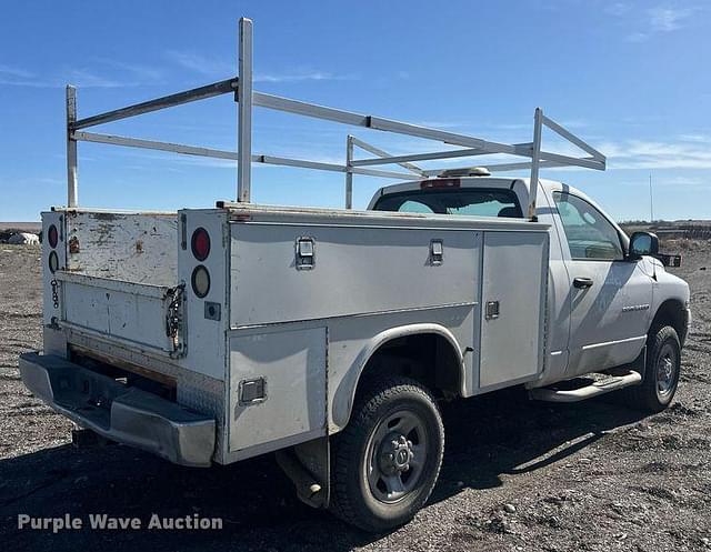 Image of Dodge Ram 2500 equipment image 4