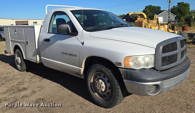 Image of Dodge Ram 2500 equipment image 2