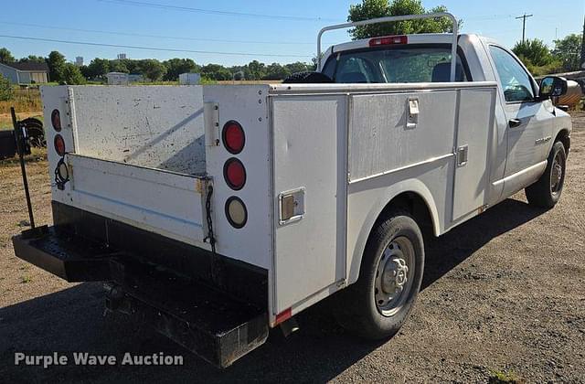 Image of Dodge Ram 2500 equipment image 4