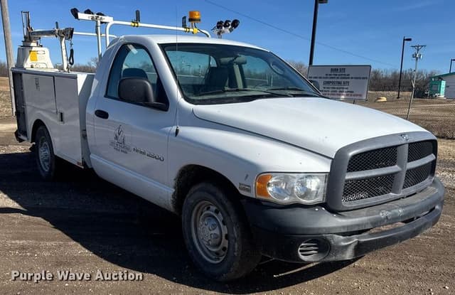 Image of Dodge Ram 2500 equipment image 2