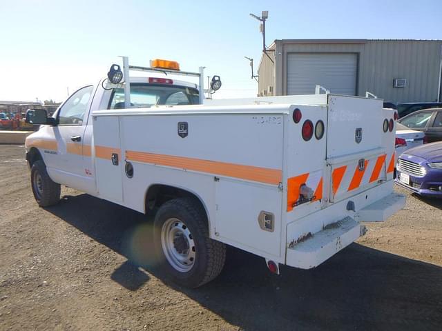 Image of Dodge Ram 2500 equipment image 3