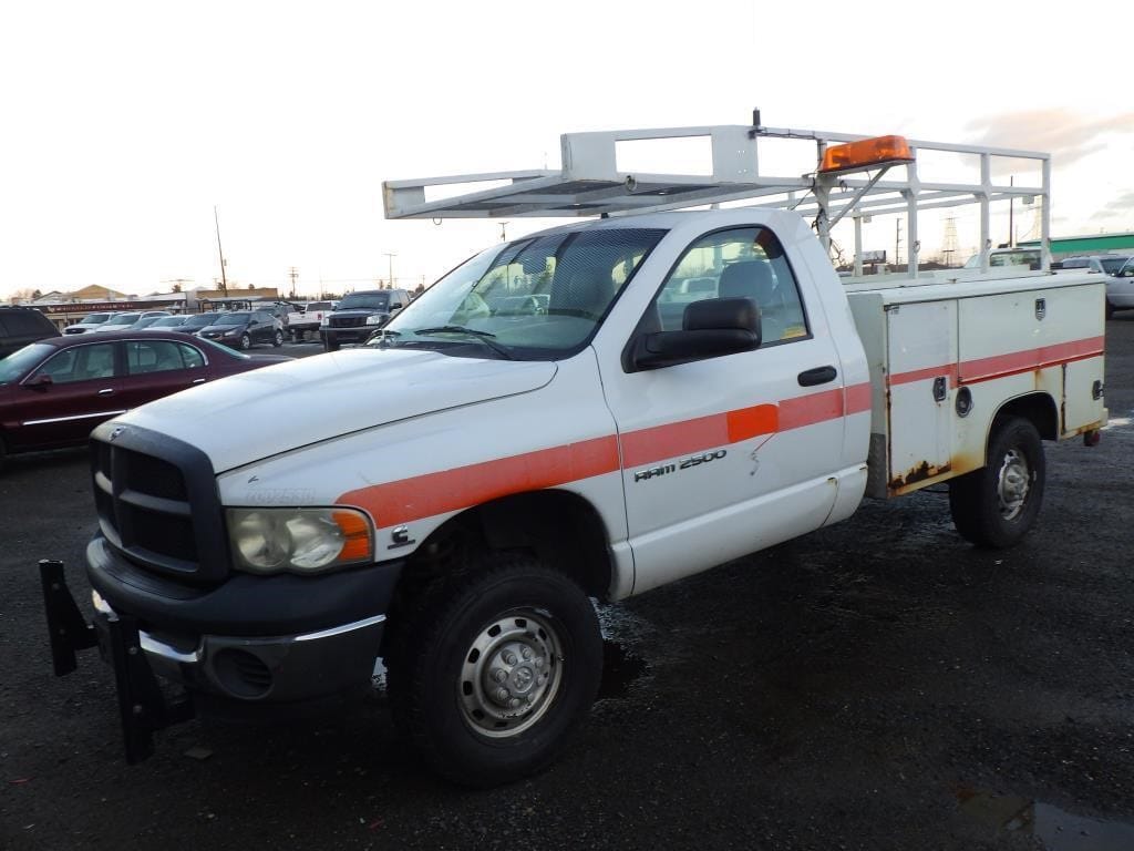 2005 Dodge Ram 2500 Equipment Image0