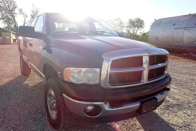 Image of Dodge Ram 2500HD equipment image 4