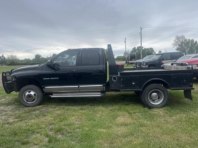 Image of Dodge Ram 3500 equipment image 1