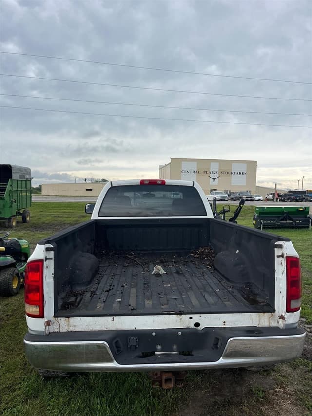 Image of Dodge Ram 3500 equipment image 3