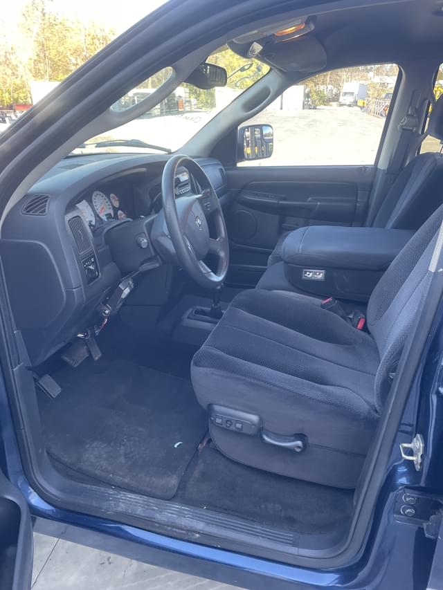 Image of Dodge Ram 3500 equipment image 4