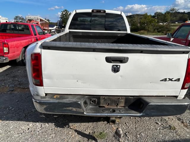 Image of Dodge Ram 3500 equipment image 4
