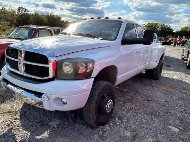 Image of Dodge Ram 3500 equipment image 1