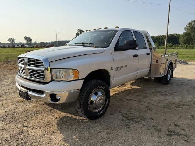 Image of Dodge Ram 3500 equipment image 2