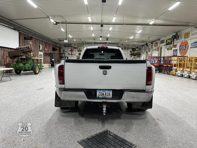 Image of Dodge Ram 3500 equipment image 3