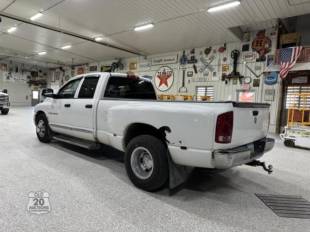 Image of Dodge Ram 3500 equipment image 4
