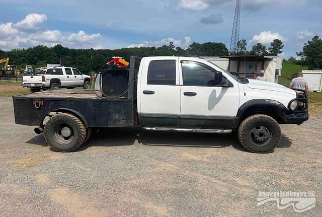 Image of Dodge Ram 3500 equipment image 3