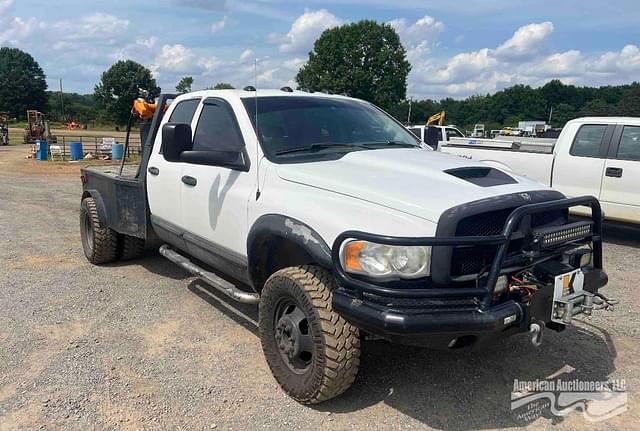 Image of Dodge Ram 3500 equipment image 2