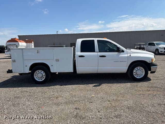 Image of Dodge Ram 3500 equipment image 3