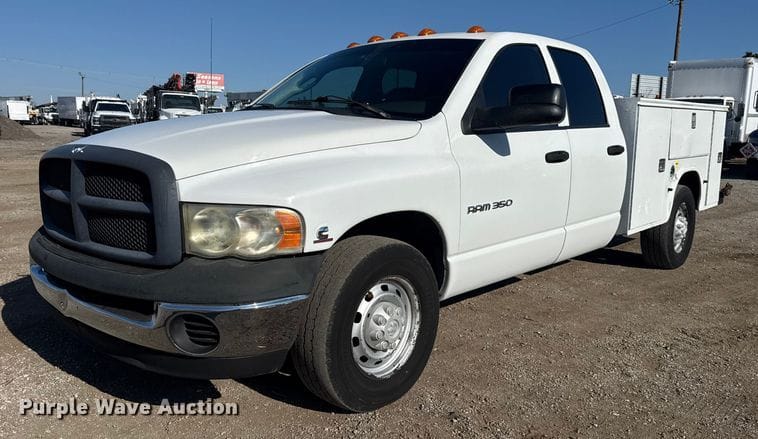 2005 Dodge Ram 3500 Equipment Image0