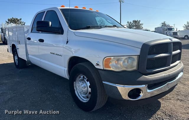 Image of Dodge Ram 3500 equipment image 2