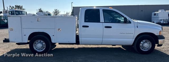 Image of Dodge Ram 3500 equipment image 3